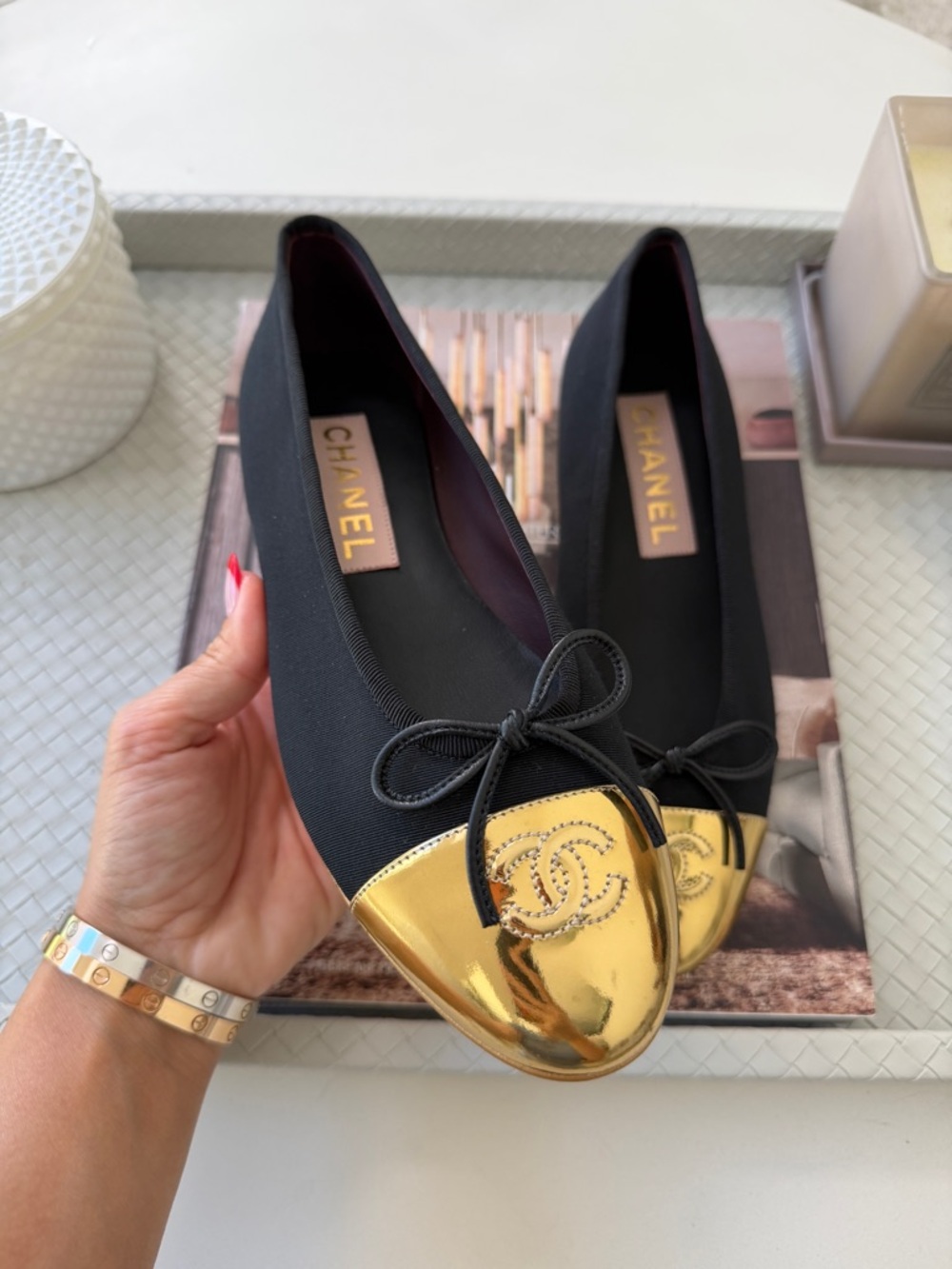 CHANEL GOLD METALLIC GROSGRAIN CC LOGO CAPTOE BLACK FABRIC BALLET FLATS SHOES 38 - Picture 5 of 17